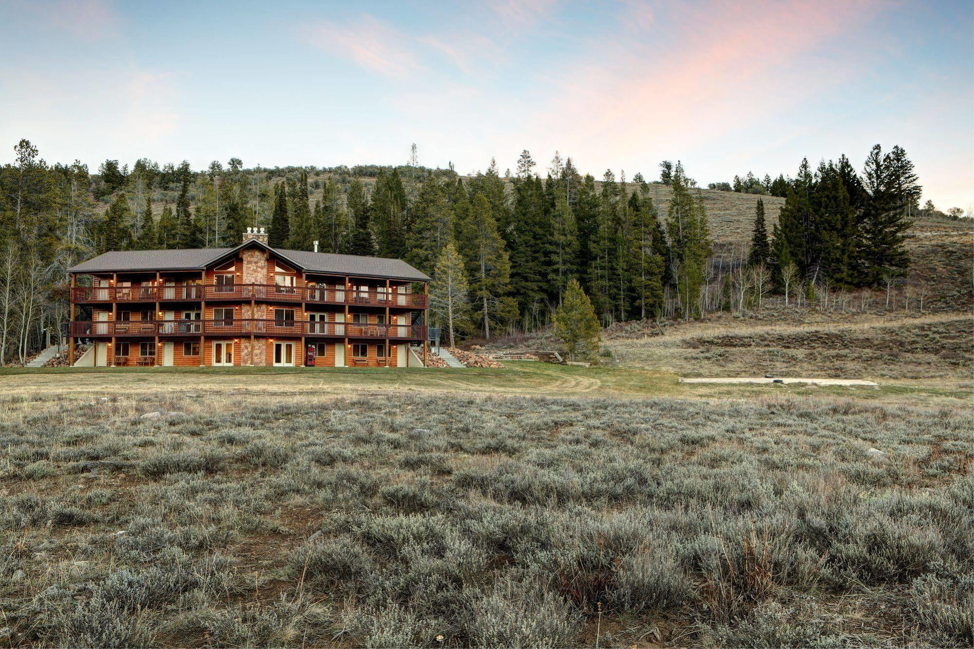 Beaver Creek Lodge Logan Exterior photo